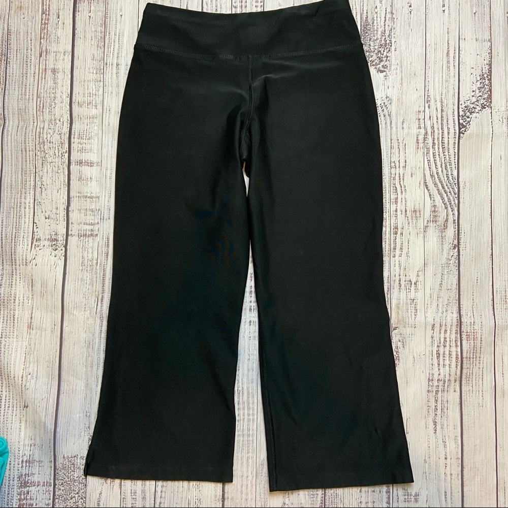 Nike Wide Leg Black Capri. Size Small. - Picture 3 of 11